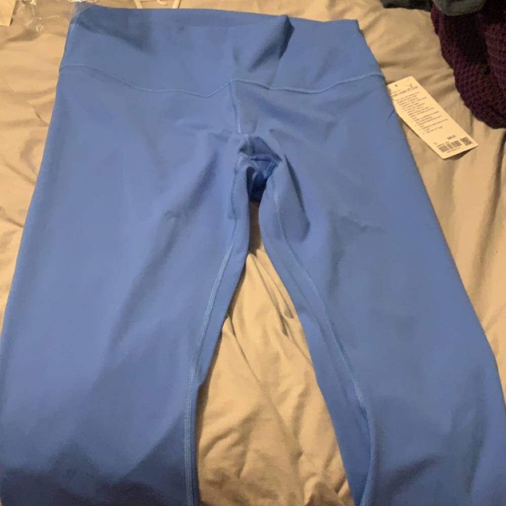 Lululemon Wunder Under size 12 23” crops. Brand new with tags! Never worn!